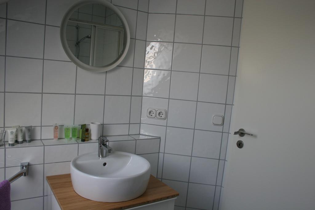 Gaestezimmer Hausaeckerweg แอร์ลังเงิน ภายนอก รูปภาพ