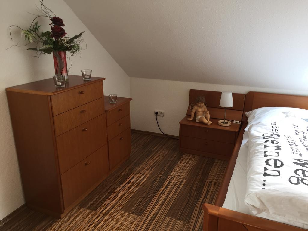 Gaestezimmer Hausaeckerweg แอร์ลังเงิน ภายนอก รูปภาพ